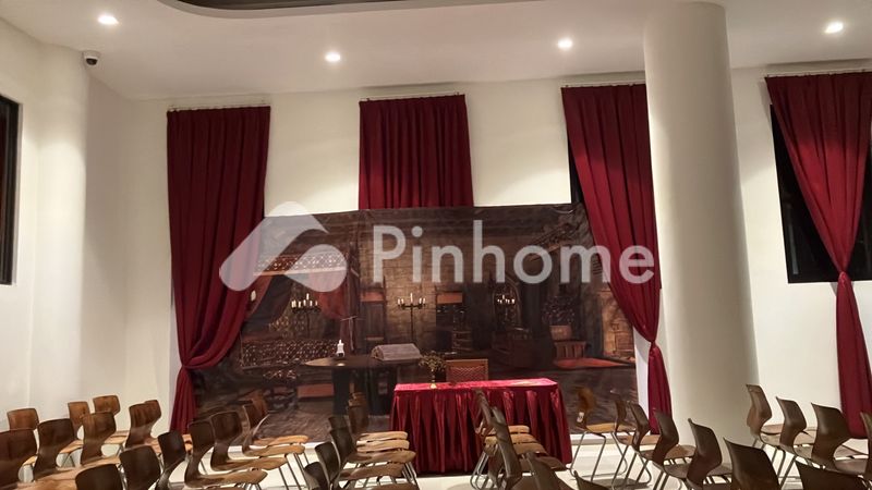 dijual rumah di kebon pisang