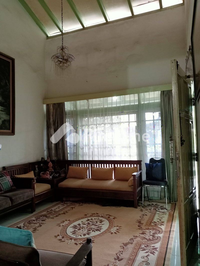 Rumah Dijual di Bandung Wetan, Kota Bandung, 3 KM, 6 KT, LT 189m², LB 210m² - 2