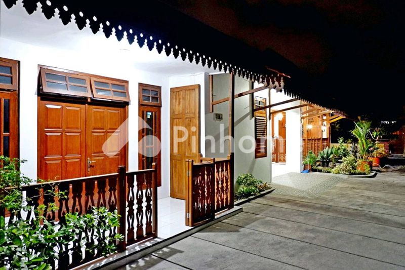 dijual rumah 2kt 365m2 di kebon pisang - 1