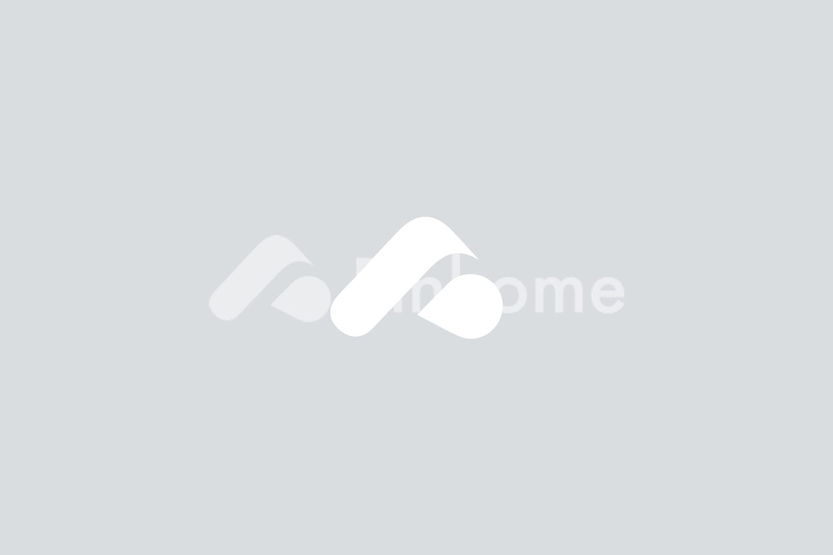 test image w  banner