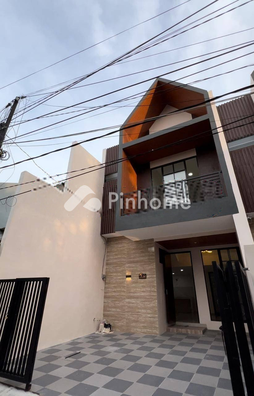 dijual rumah 1 lantai 3kt 60m2 di rungkut