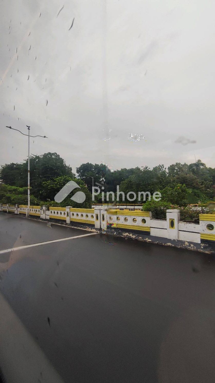 dijual tanah residensial luas di beraban