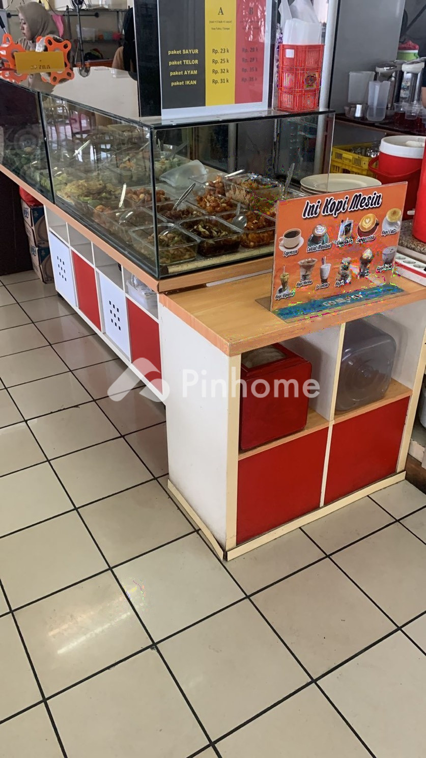 dijual rumah di baru