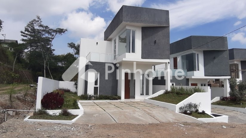 dijual rumah 1 lantai 1kt 129m2 di pluto
