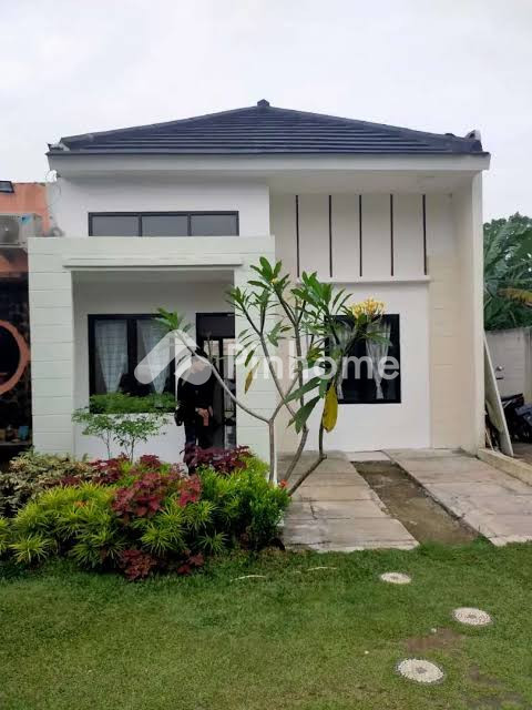dijual rumah bagus di alam buana