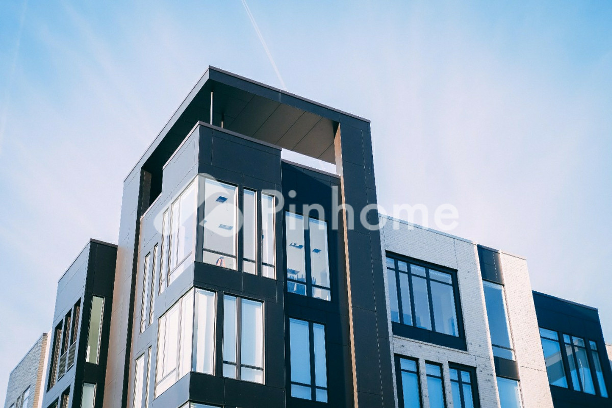 disewakan rumah 2 lantai 2kt 56m2 di titan city