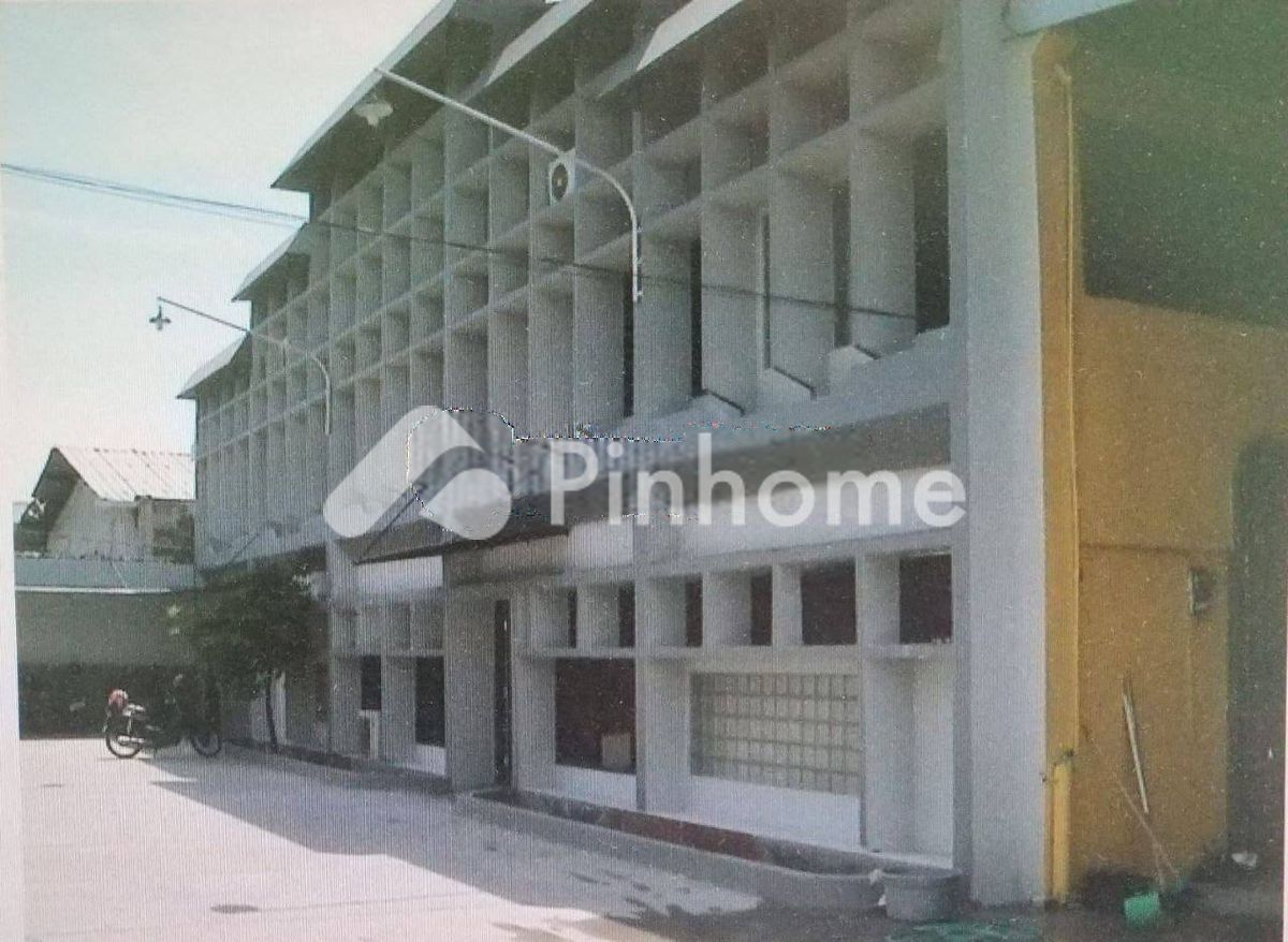 dijual gudang 1476m2 di kenjeran