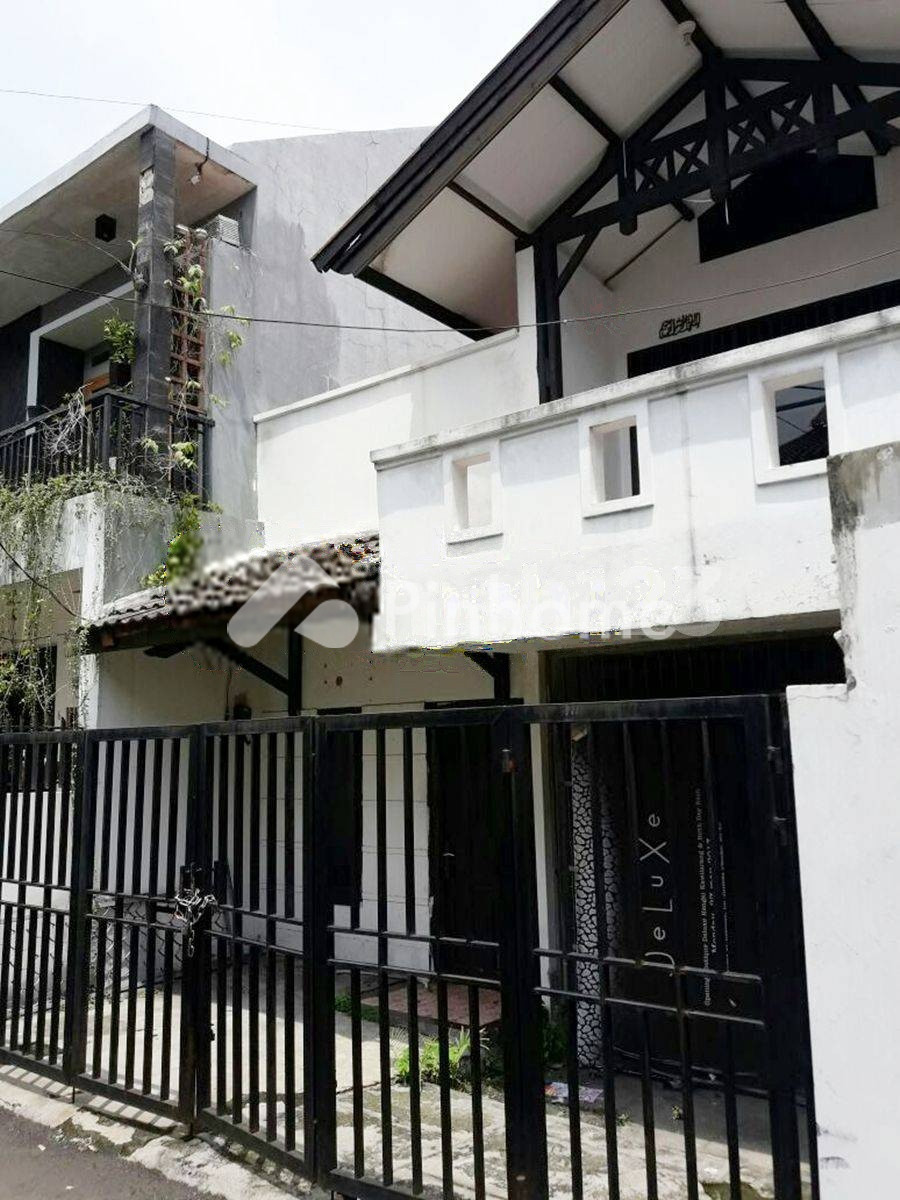 dijual rumah 1 lantai 3kt 104m2 di tebet