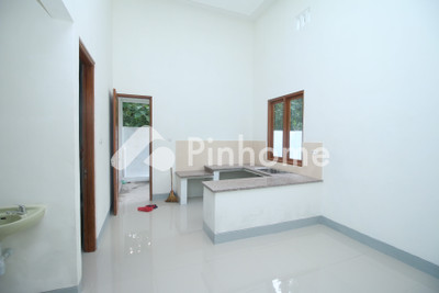 rumah yang nyaman untuk rebahan - 4
