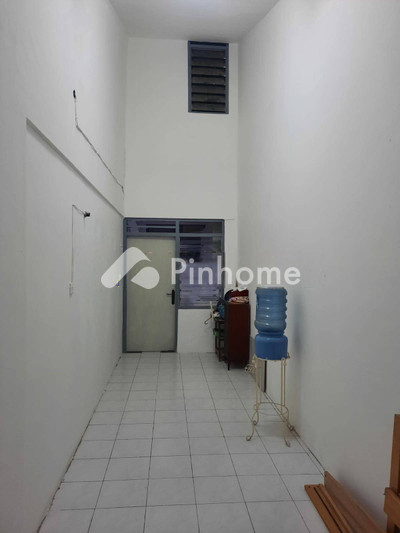 dijual rumah 1 lantai 4kt 120m2 di mulyorejo - 3
