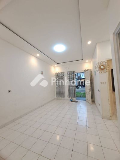 disewakan rumah di tangerang - 5