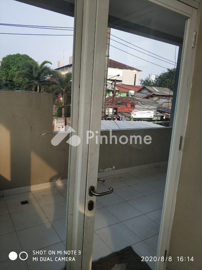 dijual rumah siap huni 70m2 di jagakarsa - 2