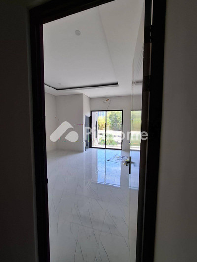 dijual rumah 1 lantai 4kt 90m2 di tenggilis mejoyo - 5