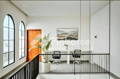dijual rumah 2 lantai 3kt 185m2 di tumbak bayuh - 2