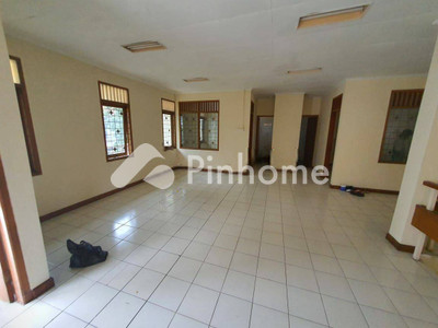 dijual rumah 1 lantai 5kt 176m2 di karet - 4
