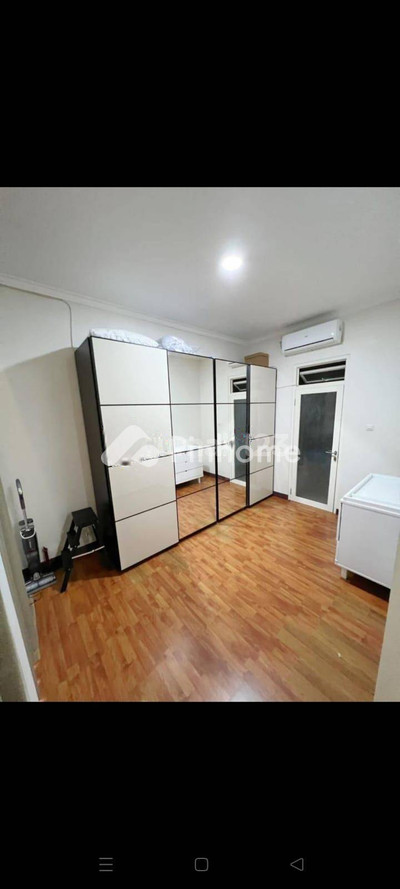 dijual rumah 2 lantai 4kt 156m2 di mulyorejo - 2