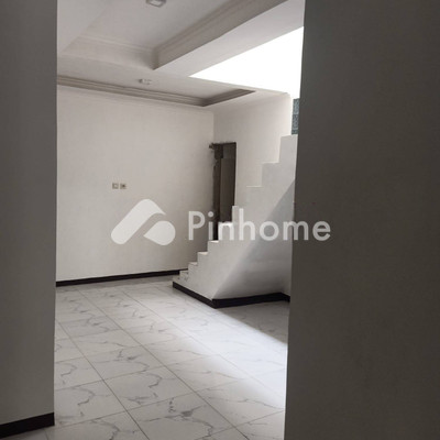 dijual rumah 2 lantai 4kt 78m2 di soekarno hatta riung bandung - 4