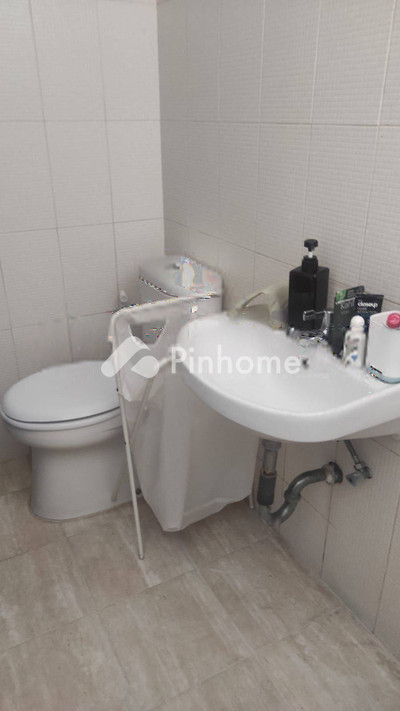 dijual rumah 2 lantai 2kt 100m2 di serpong estate ciater - 5
