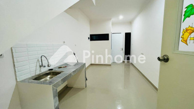 dijual rumah 2 lantai 2kt 20m2 di jl cipinang elok 1 - 3