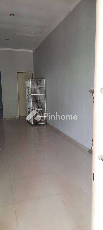 dijual rumah 2 lantai 4kt 126m2 di tenggilis mejoyo - 4
