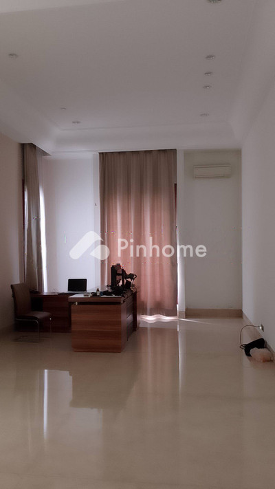 dijual rumah 3 lantai 4kt 550m2 di papandayan gajahmungkur semarang - 3