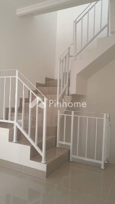dijual rumah 2 lantai 3kt 36m2 di jalan pisangan baru sebelah kantor kelurahan pisangan baru jakarta timur - 4
