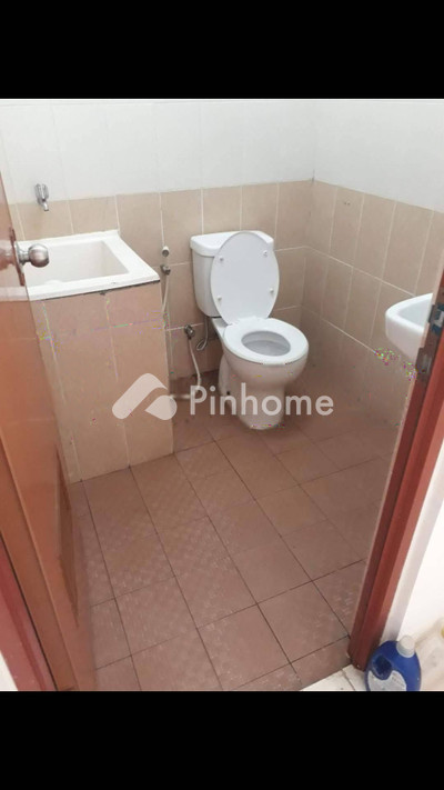 dijual rumah 1 lantai 2kt 160m2 di bulevard grendwisata - 3