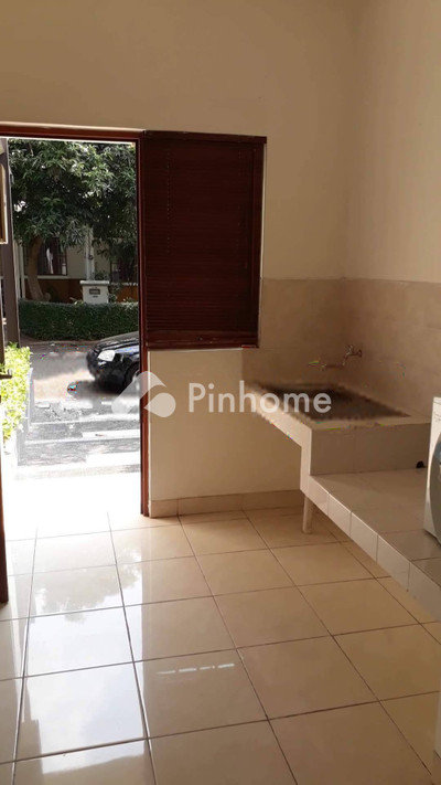 dijual rumah 1 lantai 2kt 160m2 di bulevard grendwisata - 2