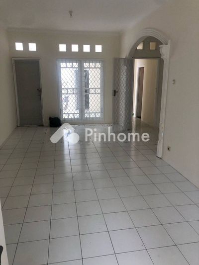 dijual rumah 1 lantai 3kt 200m2 di nusaloka bsd tangerang selatan - 4