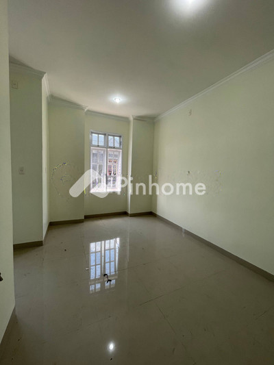 dijual rumah 2 lantai 3kt 60m2 di jl pertahanan kel timbang deli kec medan amplas kota medan sumatera utara 20148 - 3