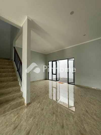 dijual rumah 2 lantai 4kt 160m2 di puri bintaro sektor 9 bintaro tangerang selatan - 5