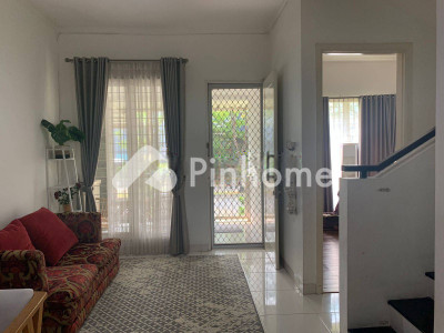 dijual rumah 2 lantai 4kt 198m2 di emerald bintaro - 3