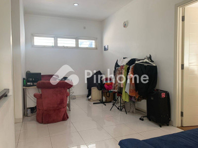 dijual rumah 2 lantai 4kt 198m2 di emerald bintaro - 5