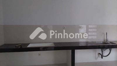 dijual rumah 2 lantai 4kt 300m2 di serpong - 5
