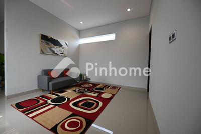 dijual rumah 2 lantai 3kt 185m2 di tangerang - 2