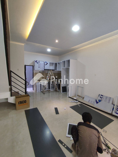 dijual rumah 2 lantai 2kt 44m2 di jl percetakan negara - 3