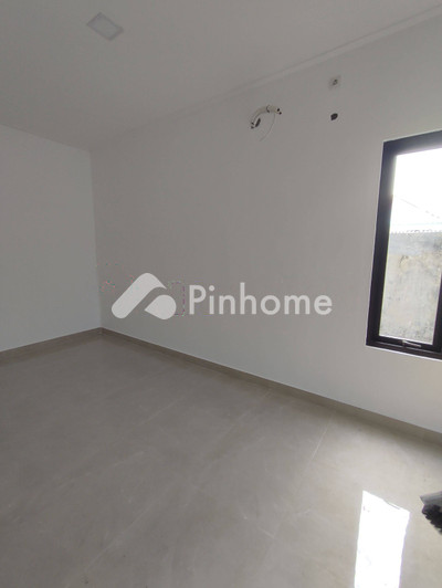 dijual rumah 2 lantai 2kt 44m2 di jl percetakan negara - 5
