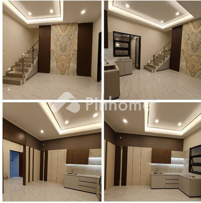 dijual rumah 2 lantai 4kt 90m2 di sutorejo prima - 3