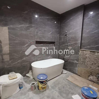 dijual rumah 1 lantai 6kt 216m2 di pakuwon city - 2