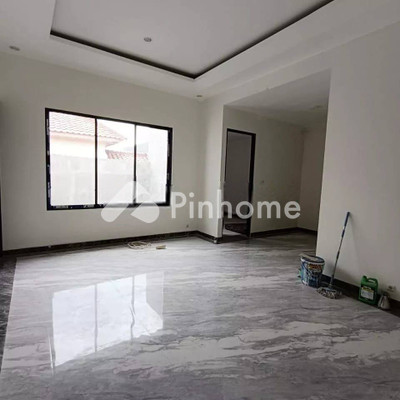 dijual rumah 1 lantai 6kt 216m2 di pakuwon city - 5