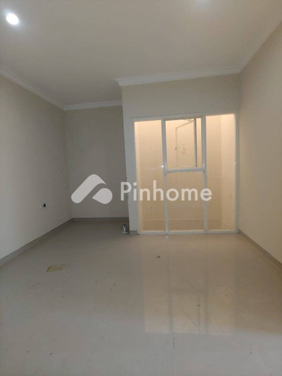 dijual rumah 1 lantai 5kt 78m2 di pakuwon city - 3