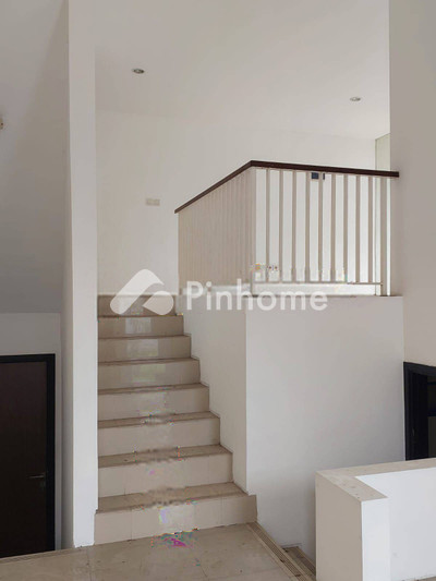 dijual rumah 2 lantai 180m2 di kalideres - 3