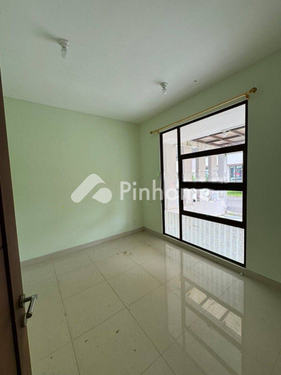 dijual rumah 2 lantai 3kt 120m2 di perumahan grand orchid - 3
