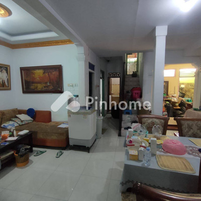 dijual rumah 2 lantai 9kt 245m2 di kapitan klender jakarta timur - 4
