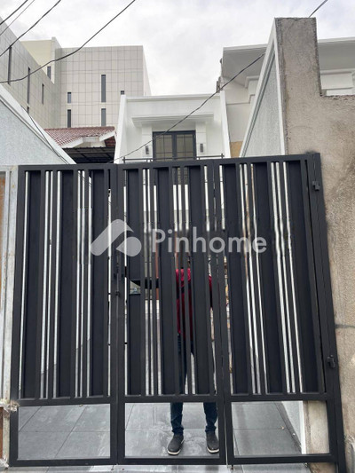dijual rumah 2 lantai 2kt 78m2 di kebon jeruk - 2