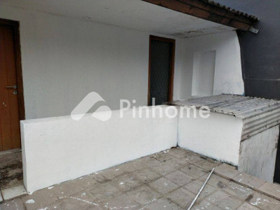 dijual rumah 1 lantai 5kt 154m2 di pondokgede pondok gede - 2