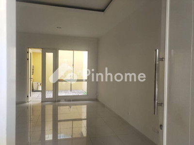 dijual rumah 2 lantai 4kt 112m2 di sutera leora - 5