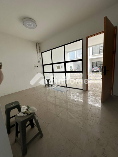 dijual rumah 3 lantai 3kt 96m2 di jalan pasar 3 tapian nauli - 2