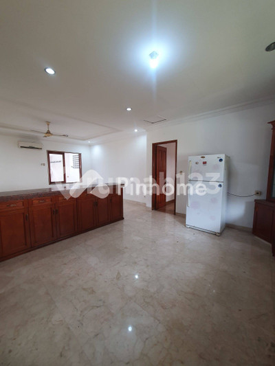 dijual rumah 2 lantai 5kt 1420m2 di kemang selatan - 4