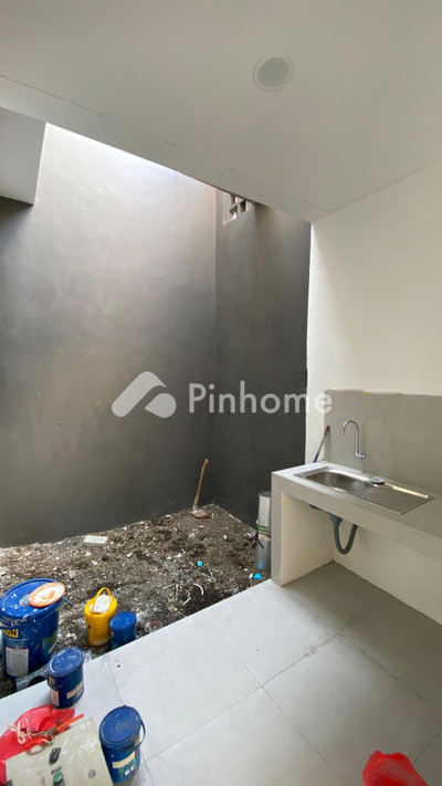 dijual rumah 1 lantai 3kt 75m2 di mulyorejo - 4